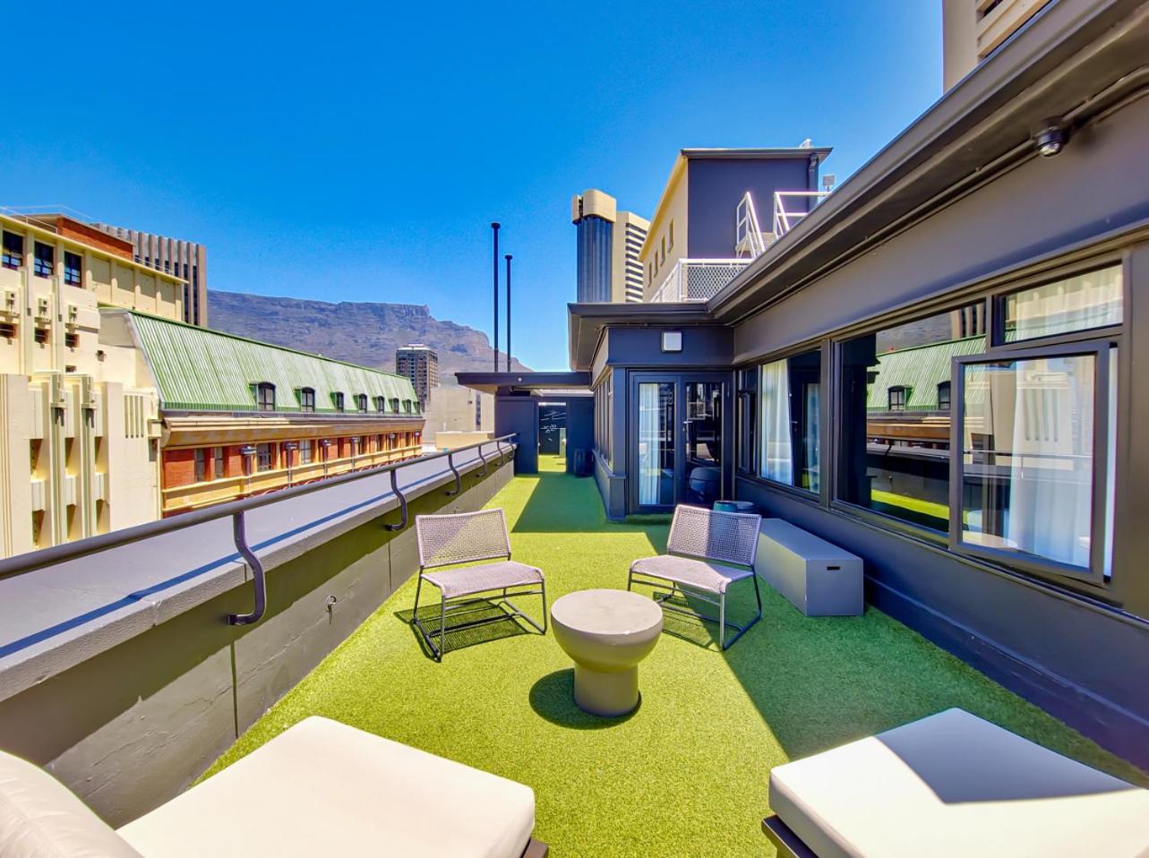 Blackbrick Cape Town Foreshore Exterior photo